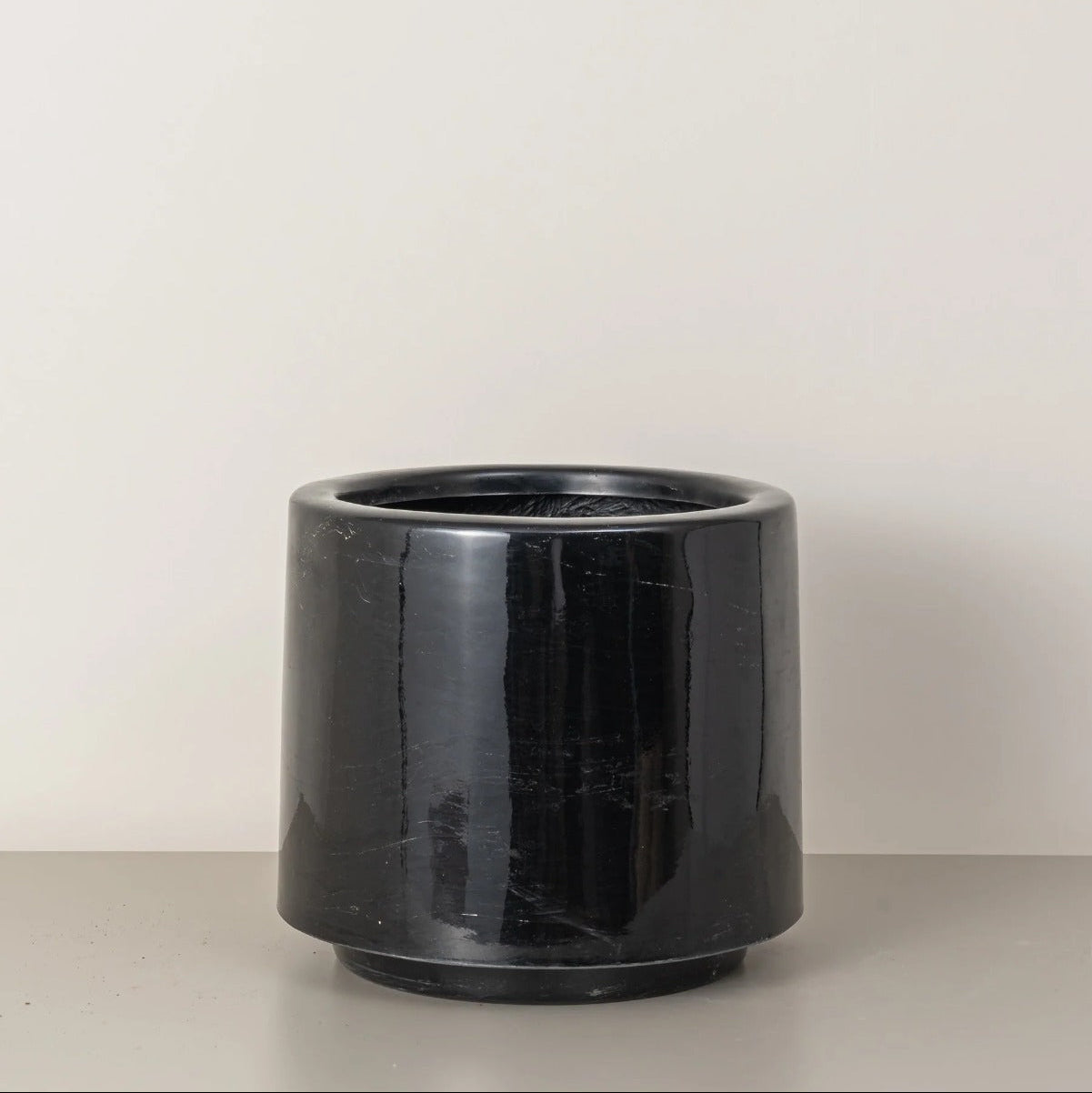 Minimalist White Ceramic Pot – Gloss Finish