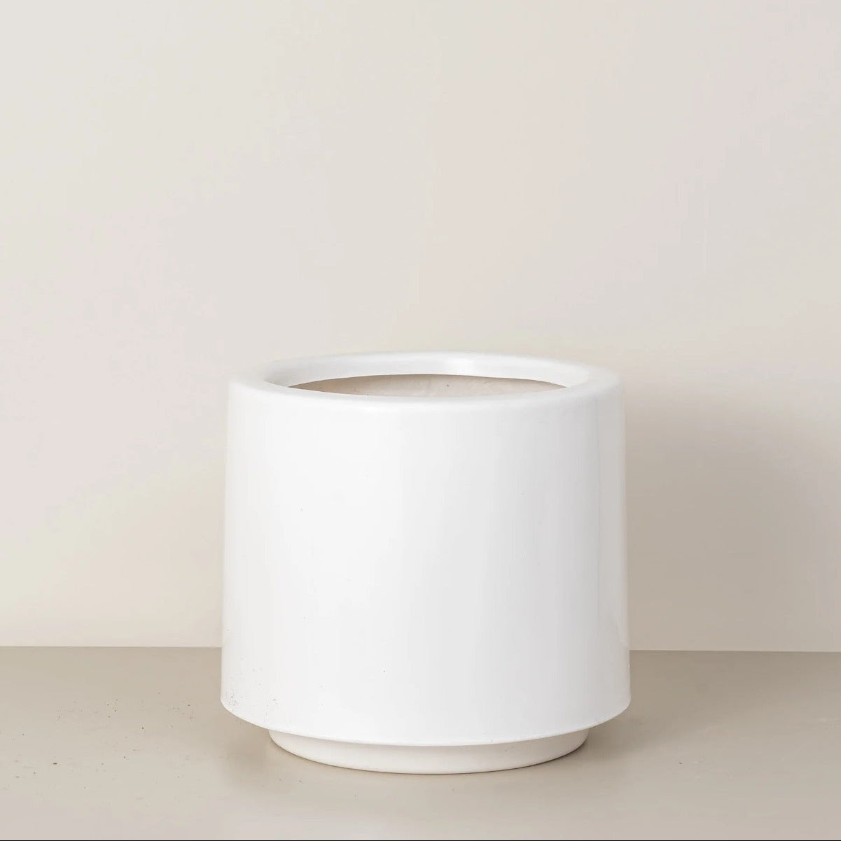 Minimalist White Ceramic Pot – Gloss Finish
